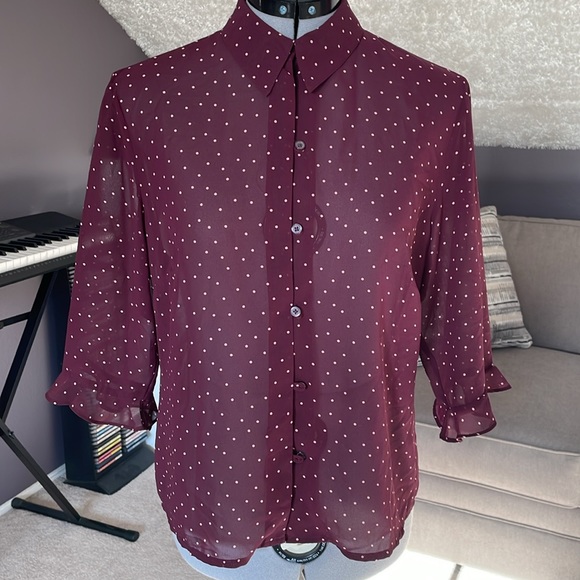 Buttoned down Blouse - Picture 2 of 3